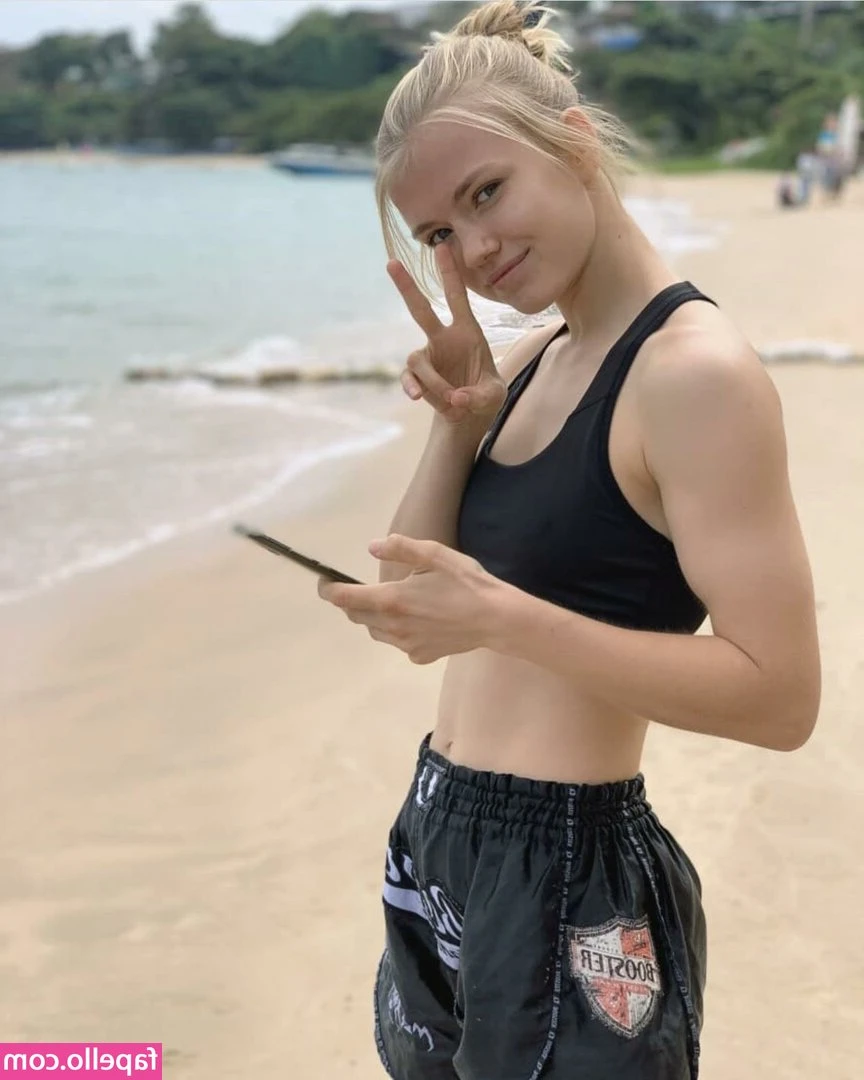 Marie Ruumet [ marie-ruumet ] - I love filming myself when I get undressed‼️