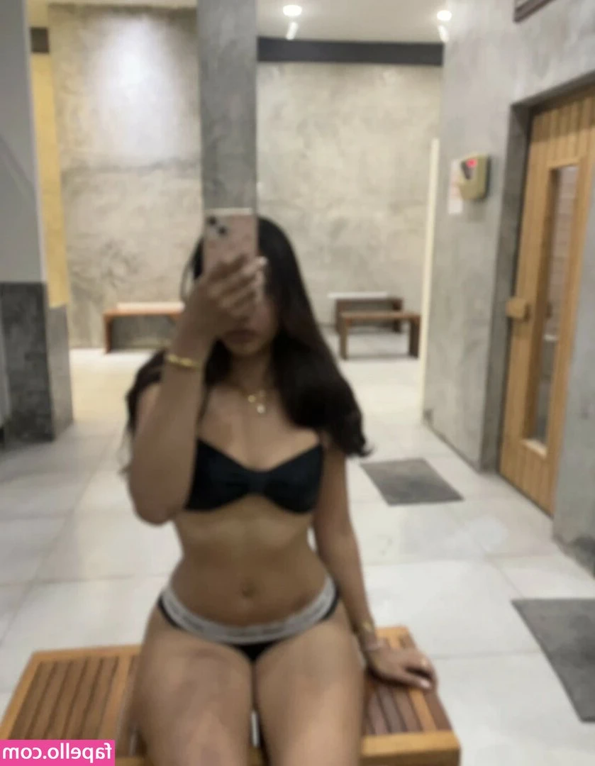 lyla_luv [ lyla-luv ] - do yall prefer videos or pictures? :) just so i know what to focus my