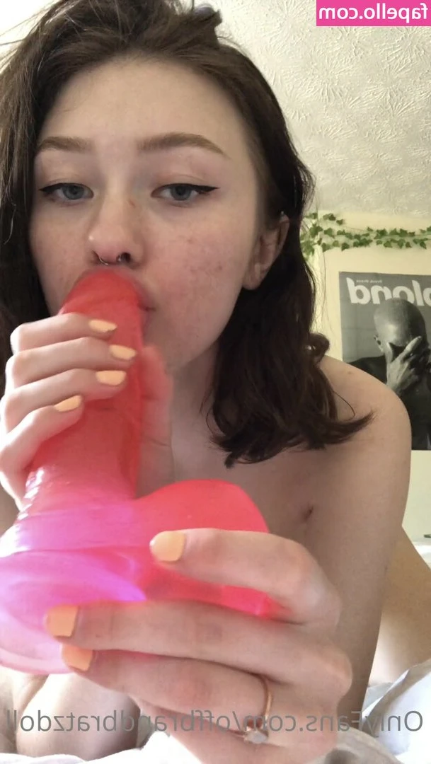 Offbrandbratzdoll [ offbrandbratzdoll-1 ] - Swipe to the end to watch me take them off 😈