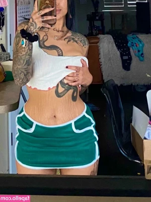 __cyntax [ cyntax ] - I know you want a taste of it, perv 😈 Eu sei que você quer provar