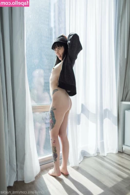 ms_nacke [ ms-nacke ] - Your favorite MILF on this busy Monday  Making time for you to cum on