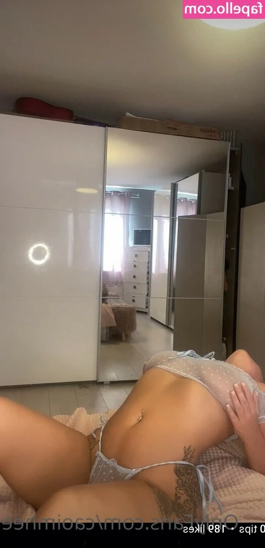 Caoimhe Moreland [ caoimhe-moreland ] - Isn't this what bros are for? 🤷🏻‍♂️😏