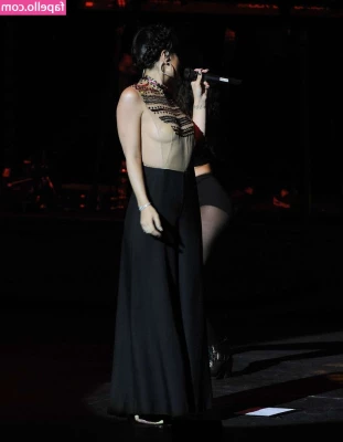 Lily Allen [ lily-allen ] - Do you love me in flip flops? Full pic set just hit my main page>