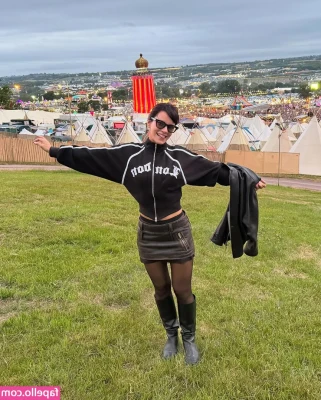 Lily Allen [ lily-allen ] - A little sun on the face and real messy hair hehe