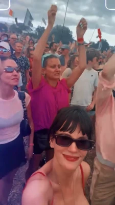Lily Allen [ lily-allen ] - Kill them with curviness or whatever they say 😜