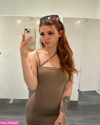 haileyyyybabyyyy - Nails and toes done they're ready for you to cum all over🥰💦🥒