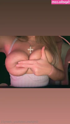Lizzy_cherry21 [ lizzy-cherry21 ] - Just an update messages are still being glitchy for me! I’m gonna