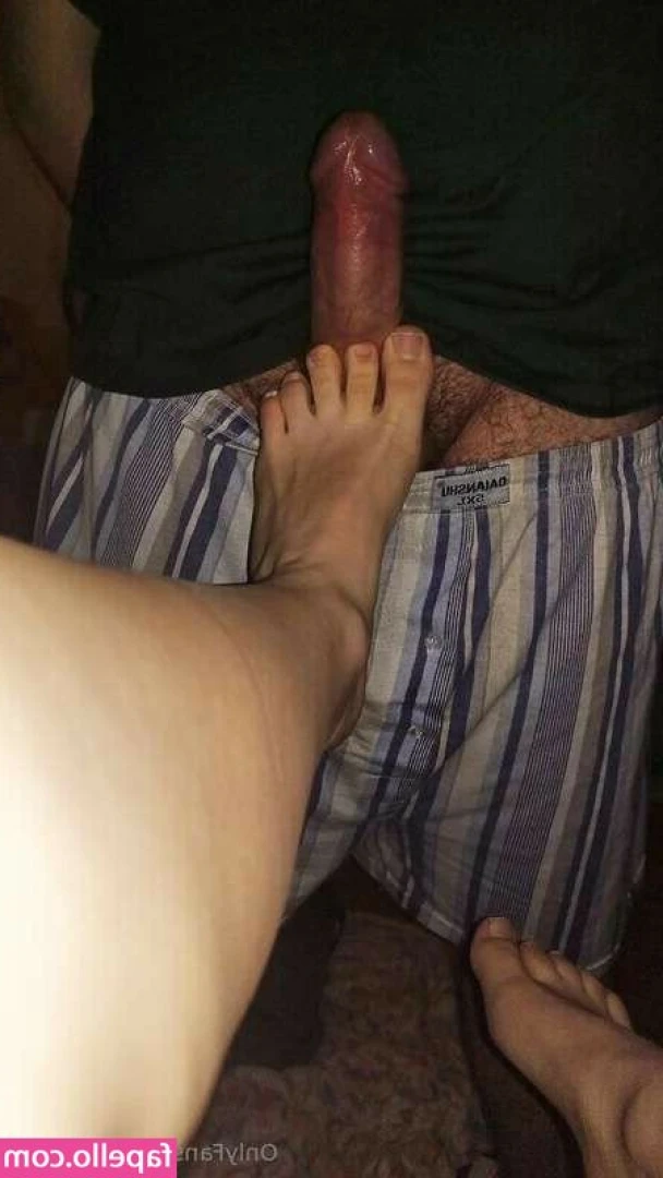 Arixluna [ arixluna-1 ] - Sunday Football Funday… cum score a touchdown 🔥