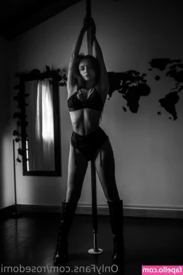 rosedomi - Hello guys, this big dick want some holes, come here with me in the