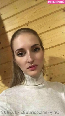 ashley_blonde [ ashley-blonde ] - Would you hit me from behind? 🥵