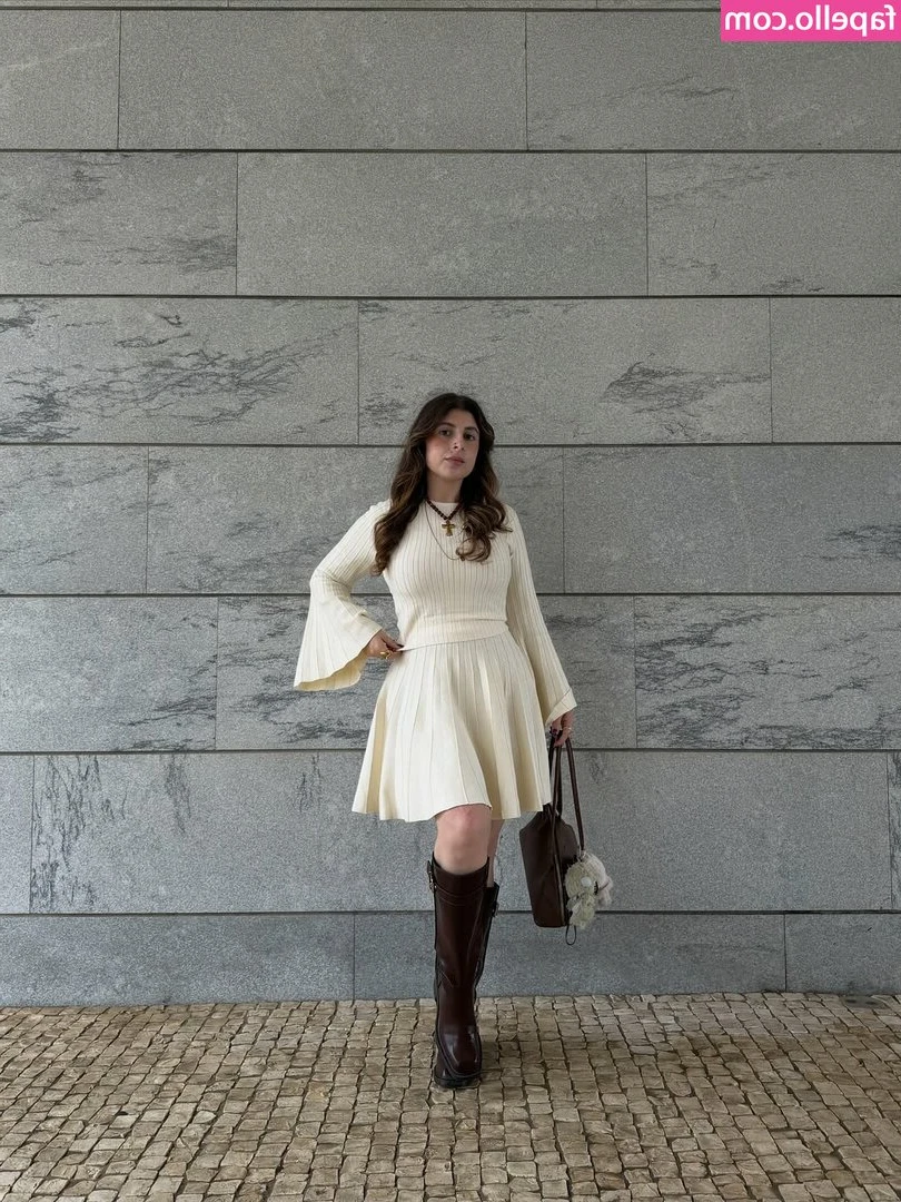 Mariana Dias [ mariana-dias ] - Can you guess where I am?