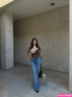 Mariana Dias [ mariana-dias ] - Who wants to fuck this naughty nerd first?