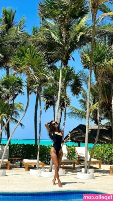 Nalini Herpal [ nalini-herpal ] - waiting in the bedroom for you