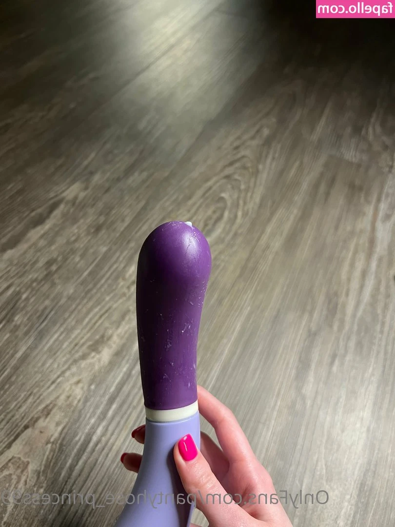 princess_riley99 [ princess-riley99 ] - Love my 🐇 😜