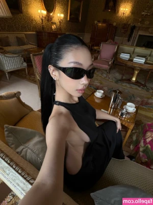 rita_jwq [ rita-jwq ] - this set was honestly long overdue... iconic tut bend over..