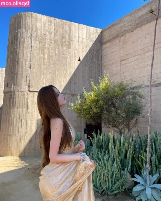 hannahxu567 - Do you like it dirty just like me 💦  Swipe ➡️ which one do you