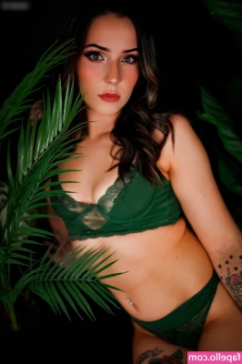 Kathrine Simons [ kathrine-simons ] - Since the last pics with my closeup snatch were so popular