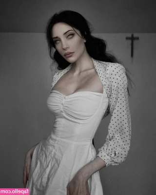 Gina Iacob [ gina-iacob ] - My sissy clitty is typically tiny, petite and cute. I woke up this