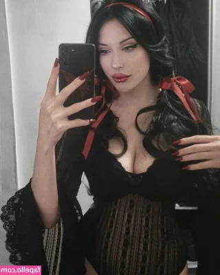 Gina Iacob [ gina-iacob ] - Want some?