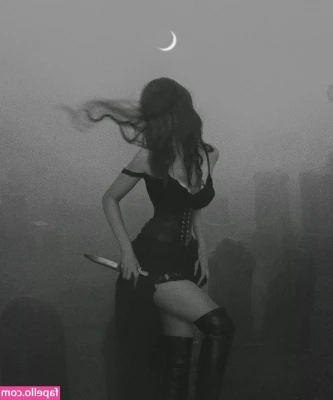 Gina Iacob [ gina-iacob ] - How about a view of my thirsty Thursday evening?? 😈