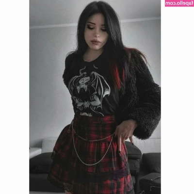Gina Iacob [ gina-iacob ] - Swipe for a surprise 🤭❤️️