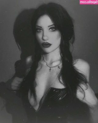 Gina Iacob [ gina-iacob ] - Had a chill day yesterday back on it today xxx