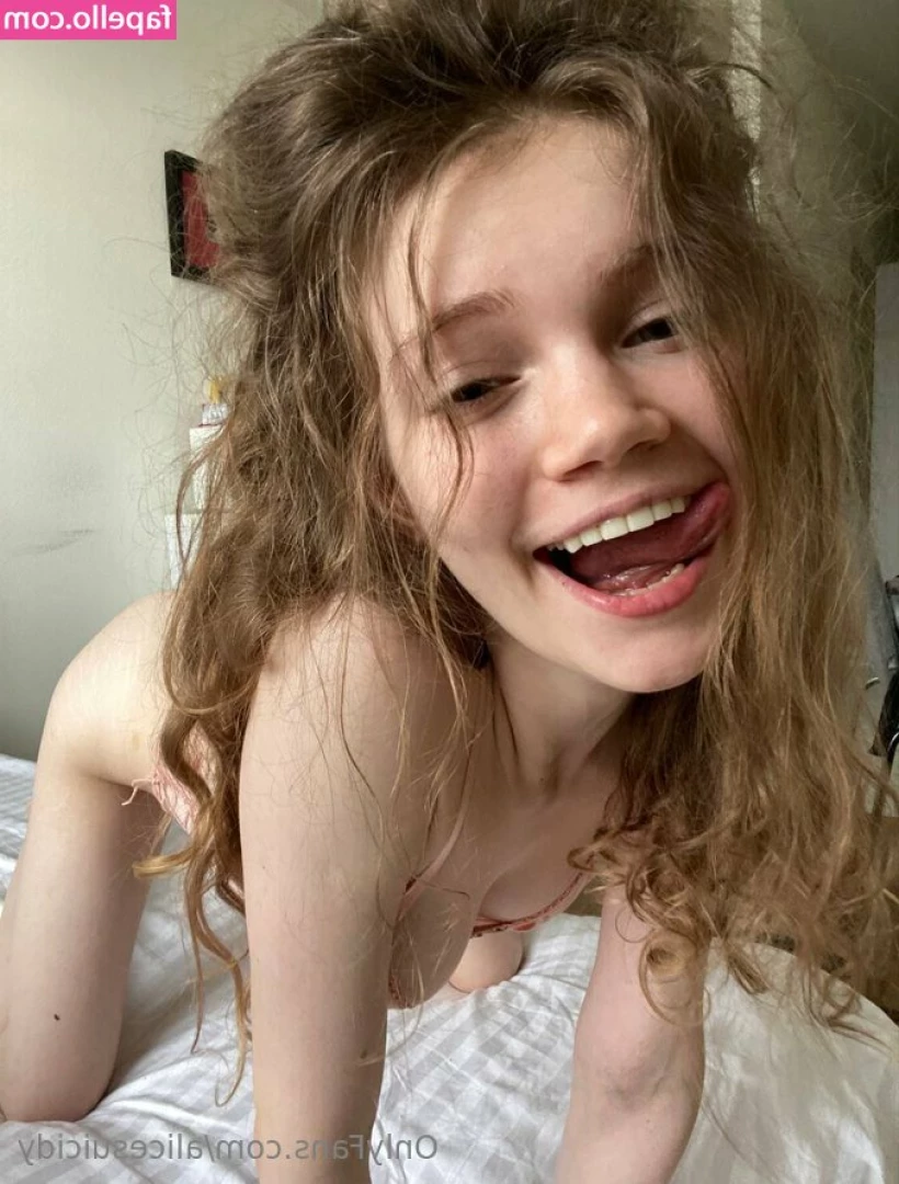 alicesuicidy - What do you want to do to this tight little ass