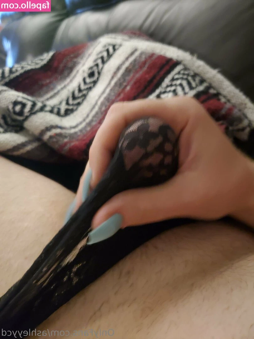 ashleyycd - I need a foot fuck