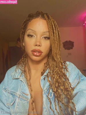 ms.jade27 [ ms-jade27 ] - When he travels and need to keep Focus you send naughty pictures