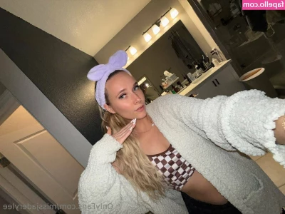 missjaderylee [ missjaderylee-2 ] - Take my panties off too? 😏
