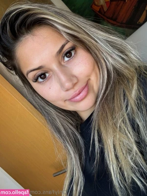 tdemirose - Fresh set✅ I’m ready to get these toes sucked and fucked #nyc