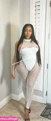 moreofmoriah - Panties to the side mean more fun 🤭💞