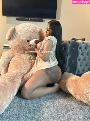 moreofmoriah - Mmmmm hope you all enjoy these videos of me stroking! In the second