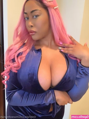 moreofmoriah - Come get on the bed while hubby has popped out 😉
