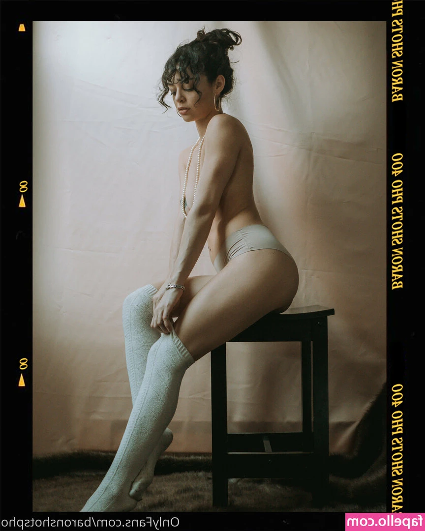 b0nker.s [ b0nker-s ] - A woman like me knows exactly what she wants! Are the one to give it
