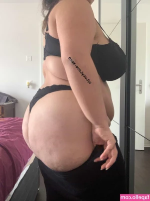 Lucylove - Well, here I am. What are your other two wishes? 😉😈🔞💯🔥