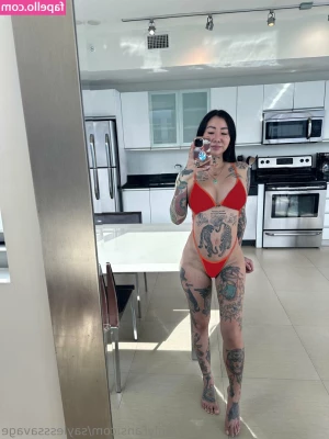 Saylesssavage - una novia diferente  Que tengan bello Domingo