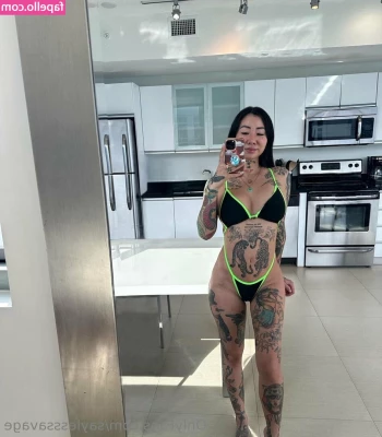 Saylesssavage - I m gonna sit on this cake later today  would you clean me up after