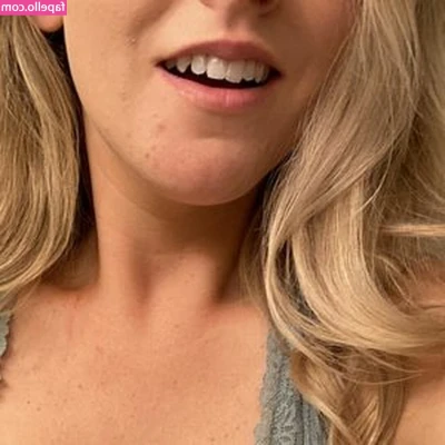 dirty_D_33 [ dirty-d-33-1 ] - Taking video calls and doing customs with @jasmineloux now 💖💕