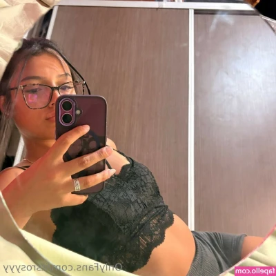 __its__rosyyy [ its-rosyyy ] - my pillow made me cum so hard 😍 tip $10 and i’ll send you the