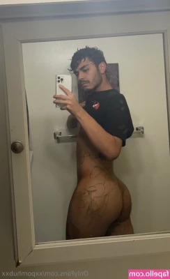 xxpornhubxx - How would one take content while pregnant  Like do I put the bump in