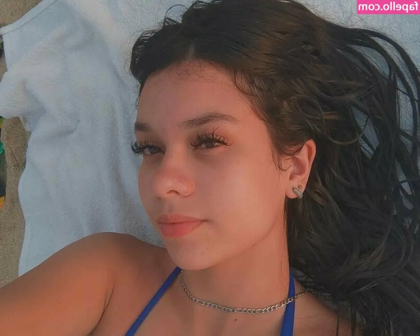 Caroline Amaral [ caroline-amaral ] - Baby lets get away and have some fun in the sun!