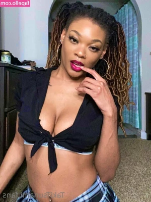 takitsunamifree - Wanna see the whole posing vid.. 👆🏾👆🏾👆🏾  Next vid