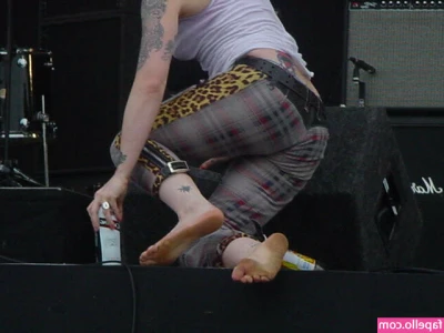 Brody Dalle [ brody-dalle ] - Mis perros fieles 🤤😈😈