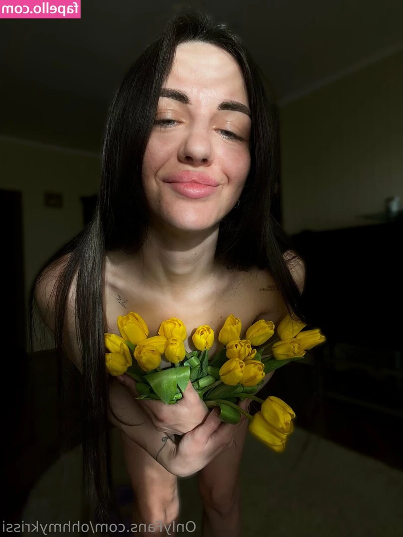 ohhmykrissi - 0  𝐅𝐑𝐄𝐄 𝐏𝐀𝐆𝐄  lolypoppopads  Busty hottie 