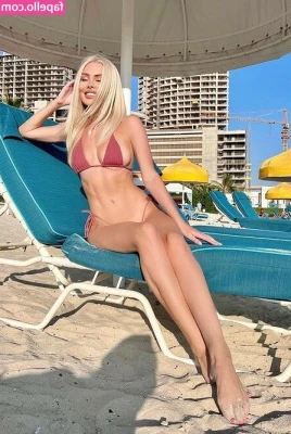 Jacklyn.tiger [ jacklyn-tiger ] - Open Your most Recent DM .... VOTES .... Should I go back to dark