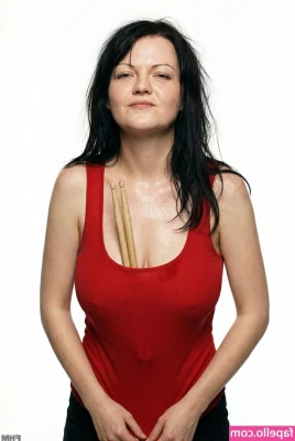 Meg White [ meg-white ] - Good morning - with @alexxxcoal