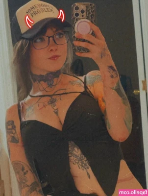 princesssparkle1997 - tomorrow i wanna filmmm idk what to wear 🥺