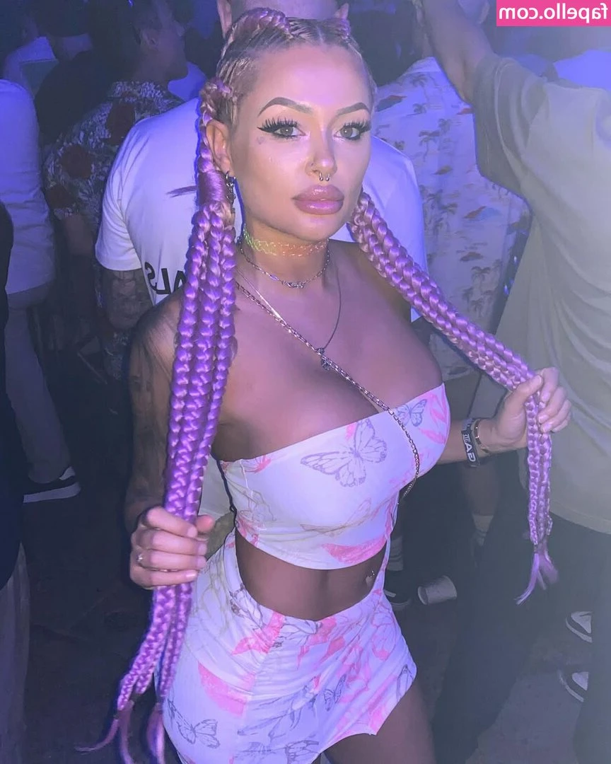 _babydragonnn [ babydragonnn ] - When I get horny at home alone I have to sort myself out 😇😅