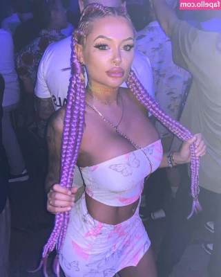 _babydragonnn [ babydragonnn ] - When I get horny at home alone I have to sort myself out 😇😅